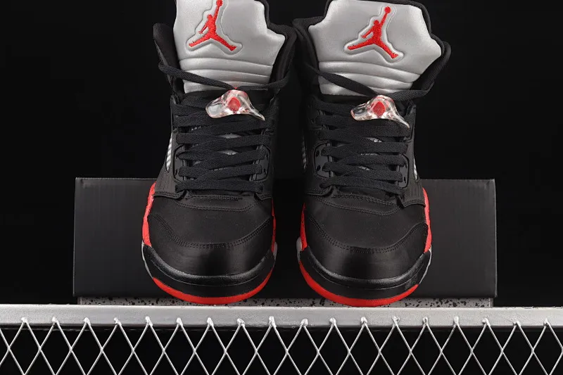 All categories Air Jordan Jordan series basketball shoes Air Jordan 5 Air Jordan 5 Satin Bred AJ5 Joe 5 black and red silk 3M reflective basketball shoes 136027-006